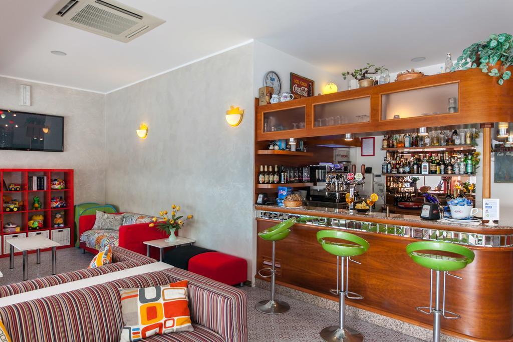 桑德拉酒店 加提欧马里 外观 照片